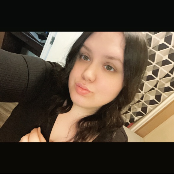 Meet your Posher, Haley - Picture 1 of 1